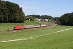 1116 102 mit dem  Papierzug  aus Salzburg kommend am 1. September 2025 bei Axdorf.