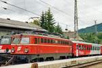 ÖBB 1142 551 steht am 29 Mai 2004 abgestellt in Schwarzach-St.veit.