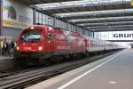 1216 011 mit einem Nachtzug in Mnchen Hbf am 14.08.2010