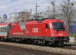 1216 013 mit EC nach Verona am 03.04.12 in Mnchen Heimeranplatz