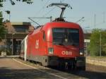 ÖBB 1016 032-2 mit dem IC 2191 aus Westerland/Sylt beim Halt in HH-Harburg.