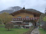 (175'971) - Blumenbeschm�cktes Haus am 19.