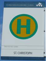 (197'654) - BB-POSTBUS-Haltestellenschild - St. Christoph, St. Christoph - am 15. September 2018