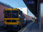 Der Robel BAMOWAG 54.22 (Robel GKW 54.22) A-BBW 99 81 9185 001-0, ex Schweres Nebenfahrzeug Nr. 97 17 56 507 17-6, der BBW - Bahnbau Wels GmbH (Teil der Rhomberg Sersa Rail Group), fhrt am 04 April 2025 durch den Hauptbahnhof Linz/Donau (A).

Der Robel 54.22 wurde 2005 unter der Maschinen Nr. 54.22-BJ039 gebaut und an die BBW geliefert. Seit 2012 gehrt die Bahnbau Wels GmbH mit ihren Tochterunternehmen zur international ttigen Rhomberg Sersa Rail Group.