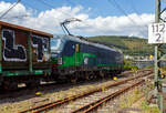 Die nun an die ecco-rail GmbH vermietete SIEMENS Vectron MS 193 258 (91 80 6193 258-1 D-ELOC) der ELL - European Locomotive Leasing (Wien) fährt am 22 Juli 2024, mit einem offen Güterzug (offene Güterwagen der Sonderbauart der Gattung Fas E78.6 der ERMEWA) durch Niederschelden in Richtung Siegen. Zwischen 2016 und 2023 war die Lok an die SBB Cargo International, was man doch noch erkennen kann. Stefan hatte sie als solche mal im Juli 2018 vor der Linse, siehe http://hellertal.startbilder.de/bild/schweiz~strecken~alte-hauensteinlinie-olten-laeufelfingen-sissach-2/619762/die-beiden-193-258-und-461.html

Die Multisystemlokomotive Siemens Vectron MS wurde 2016 von Siemens Mobilitiy in München-Allach unter der Fabriknummer 22154 gebaut.

Diese Vectron Lokomotive ist als MS – Lokomotive (Mehrsystemlok) mit 6.400 kW Leistung und 160 km/h Höchstgeschwindigkeit konzipiert. Hier in der Variante Vectron MS A 22 hat sie die Zulassungen für Deutschland, Österreich, Schweiz, Italien und die Niederlande (D/A/CH/I/NL).Die SIEMENS Vectron MS der Version A 22 besitzt die Zugsicherungssysteme ETCS BaseLine 3, sowie
für Deutschland (PZB90 / LZB80 (CIR-ELKE I)), 
für Österreich (ETCS Level 1 mit Euroloop, ETCS Level 2, PZB90 / LZB80),
für die Schweiz (ETCS Level 2, ZUB262ct, INTEGRA)
für Italien (SCMT)
und für die Niederlande (ETCS Level 1, ETCS Level 2, ATB-EGvV)

Der Lokmieter, die ecco-rail GmbH ist ein österreichisches Eisenbahnverkehrsunternehmen mit Sitz in Wien und wurde 2011 gegründet. Das Unternehmen befördert Güterzüge in Europa, hauptsächlich jedoch in Österreich und Deutschland. Das Unternehmen setzt moderne Elektrolokomotiven ein, welche von Lokomotivvermietern angemietet werden. Im Bestand sind unter anderem Lokomotiven der Baureihen 185 bzw. 187 (angemietet von Railpool), 189 (angemietet von Beacon Rail Capital Europe, ex MRCE) und 193 (angemietet von Railpool sowie ELL Austria), sowie zwei Lokomotiven vom Typ Stadler Eurodual (BR 2159) und zwei vom Typ Euro 9000 (BR 2019). Die Stadler Lokomotiven werden von European Loc Pool angemietet.