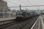 X4E-796 durchfahrt mit der LTE POznan KLV Arnhem centraal auf den Weg nach Waalhaven-Zuid.