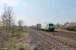 ER20-01 zieht bei Schönfeld den Wiesau Containerzug nach Hof und weiter nach Hamburg.