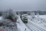 ER20-01 zieht den Wiesau Containerzug durch die Kurve bei Oberteich in Richtung Wiesau 11.01.21