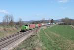 G1700.03 mit dem Wiesau - Hamburg Containerzug bei Unterthölau gen Hof.