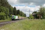 ER20 03 mit einem Schnittholzzug aus Wiesau auf der Fahrt nach Hof in Röslau.