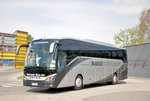 Setra 515 HD von Blaguss Reisen aus Wien in Krems gesehen.