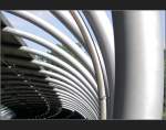 Detailansicht der doppelst�ckigen Fu�g�nger-/Stra�enbr�cke in Stuttgart-Vaihingen.
