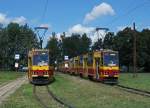 STRASSENBAHNBETRIEBE IN POLEN  Strassenbahn LODZ   Trotz der Inbetriebnahme von neuen Niederflurgelenkwagen bilden auch heute noch immer die alten polnischen Triebwagen aus dem Hause Konstal das