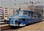 Der OeBB 'Blaue Pfeil' RBe 2/4 202 (ex SBB RBe 2/4 1001) waret in Oensingen auf Fahrgäste nach Balsthal. Der Blaue Pfeil besorgt den Verkehr auf der OeBB Strecke von Balsthal nach Oensingen. 

April 1985