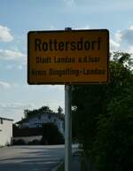 (250'925) Ortstafel von Rottersdorf am 3.