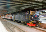   Die TGAB Rc3 1062 (91 74 1031 062-2), TGAB steht fr Tgkeriet i Bergslagen AB, hat am 20.03.2019 mit einem Personenzug Stockholm Central erreicht.