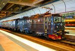   Die SJ (schwedische Staatsbahnen Statens Järnvägar) Rc6U 1382 (S-SJ 91 74 1061 382-7), ex SJ Rc5 1382, hat am 21.03.2019 mit einem Personenzug Stockholm Central erreicht.