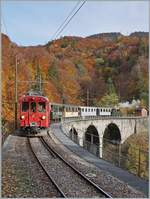 LA DER 2020 der Blonay-Chamby / Saisonende bei der Blonay Chamby Bahn: Der RhB ABe 4/4 I N° 35 überquerst mit dem RIVIERA BELLE EPOQUE EXPRESS von Chaulin nach Vevey bei Vers-chez-Robert den