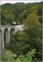 Les chemin de fer disparus - Die verschwundenen Bahnen (Zell - Todtnau 1889 1967) - Auf dem Baye de Clarens Viadukt lässt die SEG G 2x 2/2 105 der Blonay - Chamby Bahn mächtig dampf ab

14. Sept. 2025