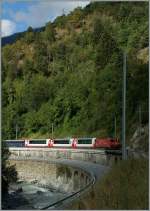 Der Glacier Express 902 kurz vor Betten Talstation.