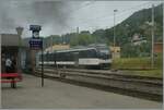 Der Rauch und Dampf der rangierenden (und auf diesem Bild nicht zu sehenden) G 2x 2/2 105 zauberte eine eindrückliche Szenerie in den Bahnhof von Blonay, als der CEV MVR ABeh 2/6 7506 den Bahnhof