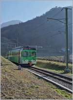 Der ASD BDe 4/4 402 auf der Fahrt nach Aigle in den Weinbergen oberhalb des Ortes.