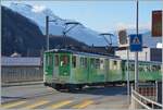 Der TPC A-L BDeh 4/4 301 mit Bt erreicht von Aigle kommend Aigle Dépôt, wo der Zug für die Weiterfahrt nach Leysin die Fahrtrichtung wechselt.