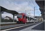 Der TPF ABe 2/4 B Be 2/4 102 beim Halt im neuen Bahnhof von Châtel St-Denis.