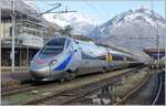 Nach der Übernahme der Cisalpino SA durch Trenitalia und SBB wurden die Züge aufgeteilt und verkehrten mit Trenitalia oder SBB Beschriftung aber noch in den CIS (Cisalpino) Farbgebung. 
Im Bild ein SBB ETR 610 beim Halt in Domodossola. 

31. März 2010