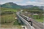 Ein SBB TILO RABe 524 auf der Fahrt Richtung Varese auf der Bevera Brücke.