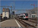 Der SBB RABe 523 026 erreicht Lausanne.