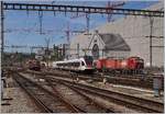 Der SBB FLIRT RABe 523 025 erreicht aus Richtung Renens VD kommend den Bahnhof von Lausanne.