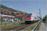 Ein SBB ICN RABe 500 bei Ligerz auf dem letzten Einspurabschnitt  der Strecke Biel/Bienne - Lausanne auf der Fahrt nach Genève Aéroport.