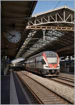 Der SBB RABe 511 020 wartet in Lausanne auf neuen Aufgaben.