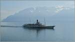 Das Dampfschiff  Montreux  ist auf dem östlichen Genfersee unterwegs.