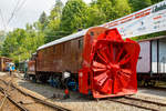 Die Selbstfahrende Dampfschneeschleuder R 1052 (ex (Berninabahn) BB R 1052, ex RhB R 14, ex RhB Xrot d 9214), der Museumsbahn Blonay-Chamby,hier am 19.05.2018 auf dem Museums-Areal der (BC) in