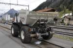 SERSA BAMAG 2-Wege-Dumper 10604 für Meterspur wartet im Bahnhof Davos Platz am 13.05.2014 auf seinen Einsatz.