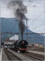 Die 141 R 1244 des  Vereins Mikado 1244  rangiert in Arth Goldau ihren Zug in den westlichen Teil des Bahnhofs für die Weiterfarht nach Luzern.
24. Juni 2018