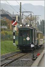 La DER 2021 du Blonay-Chamby - Der CGTE (Compagnie genevoise des tramways électriques) Fe 4/4 151 mit Beiwagen erreicht Blonay.