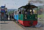 Festival Suisse de la vapeur (Schweizer Dampffestival 2025) - die letzte Fahrt der  Rimini ; der G 2/2 N�4 RIMINI der Blonay Chamby Bahn steht eine eingehende Revision bevor und so verabschiedet sie sich hier mit einer letzten Fahrt nach Chaulin f�r ein paar Jahre. Das Bild entstand unmittelbar vor der Abfahrt in Blonay, auf dem Zugziel Anzeiger im Hintergrund wird auf das Ereignis aufmerksam gemacht.  

9. Juni 2025