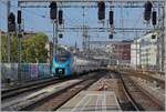 Der SNCF Régiolis tricourant Z 31535 und ein weiterer erreichen als LEX nach Coppet den Bahnhof von Genève.