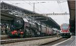 Von Vallorbe in Lausanne eingetroffen, wartet der Dampfextrazug nicht nur den Zustieg seiner Reisenden ab, sondern die Streckenfreigabe des RE nach Romont und des IR nach Luzern.
24. Juni 2017