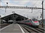 Der FS Trenitalia ETR 610 701 (UIC 93 85 5610 701-0 CH TI) verlässt als EC 34 Milano - Genève den Bahnhof von Lausanne.