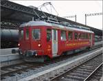 ABDeh 2/4 24 ist der jüngere nachgebaute Triebwagen der Rorschach-Heiden-Bahn aus dem Jahr 1967 im Design der 40er Jahre. Er hat im Januar 2020 wieder einen Einsatz, hier im Bahnhof Rorschach. 
