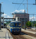 Steuerwagen voraus (Bt 50 63 20 - 33 950-6) verlässt der BLS Pendelzug als Regio Spiez–Interlaken Ost am 28.05.2012 den Bahnhof Spiez.