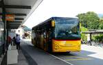 (279'270) - Spring, Schwenden - BE 26'672/PID 11'592 - Iveco am 22. August 2025 beim Bahnhof Oey-Diemtigen