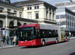 (259'575) - SW Winterthur - Nr. 102 - Hess/Hess Gelenktrolleybus am 24. Februar 2024 beim Hauptbahnhof Winterthur