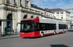 (282'442) - SW Winterthur - Nr. 113 - Hess/Hess Gelenktrolleybus am 15. November 2025 beim Hauptbahnhof Winterthur
