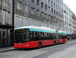 (267'965) - VB Biel - Nr. 56 - Hess/Hess Gelenktrolleybus am 11. Oktober 2024 in Biel, Zentralplatz