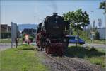 Endlich wieder Züge auf dem Schweizerbähnle (Etzwilen-Singen). Der große Moment, 01 202 bestreitet die erste Fahrt im Kreisverkehr auf dem neuen Gleis, der Lückenschluss ist vollbracht. Singen, August 2020.